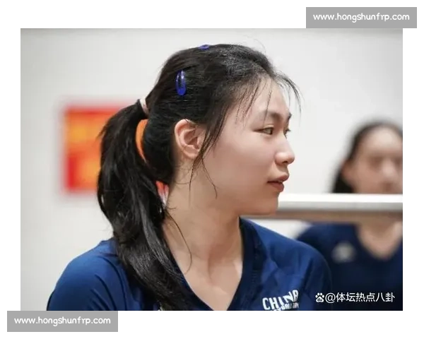 副攻跨界二传笑翻全场！女排训练欢乐多
